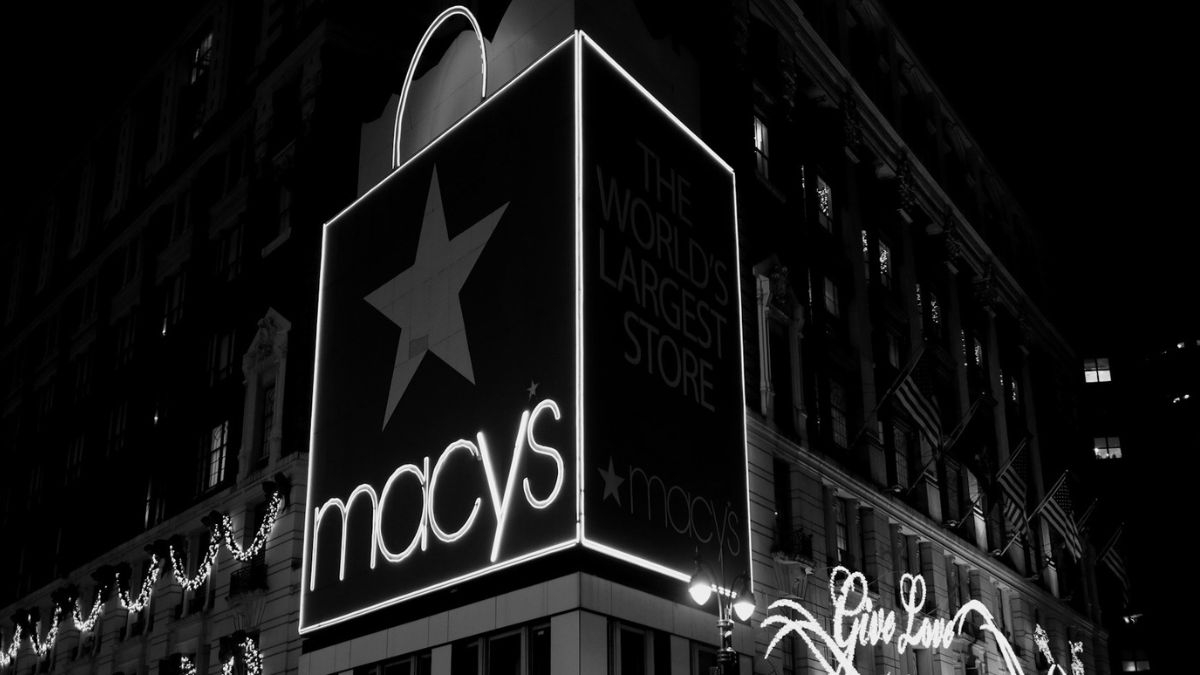 How many Macy's stores are in the US and which atate has the most?