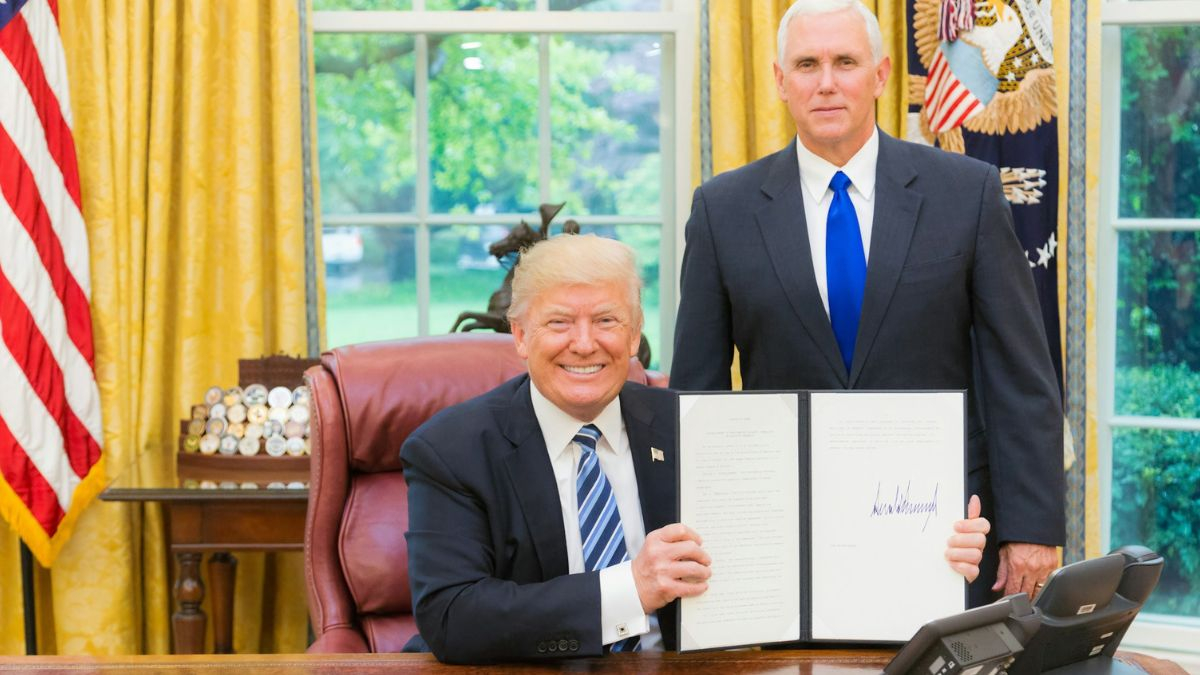 Trump challenges Biden to play a game of golf for $1 million: Who of the two has the better handicap?