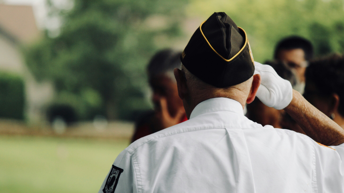 Under what circumstances can a vereran lose their VA benefits?