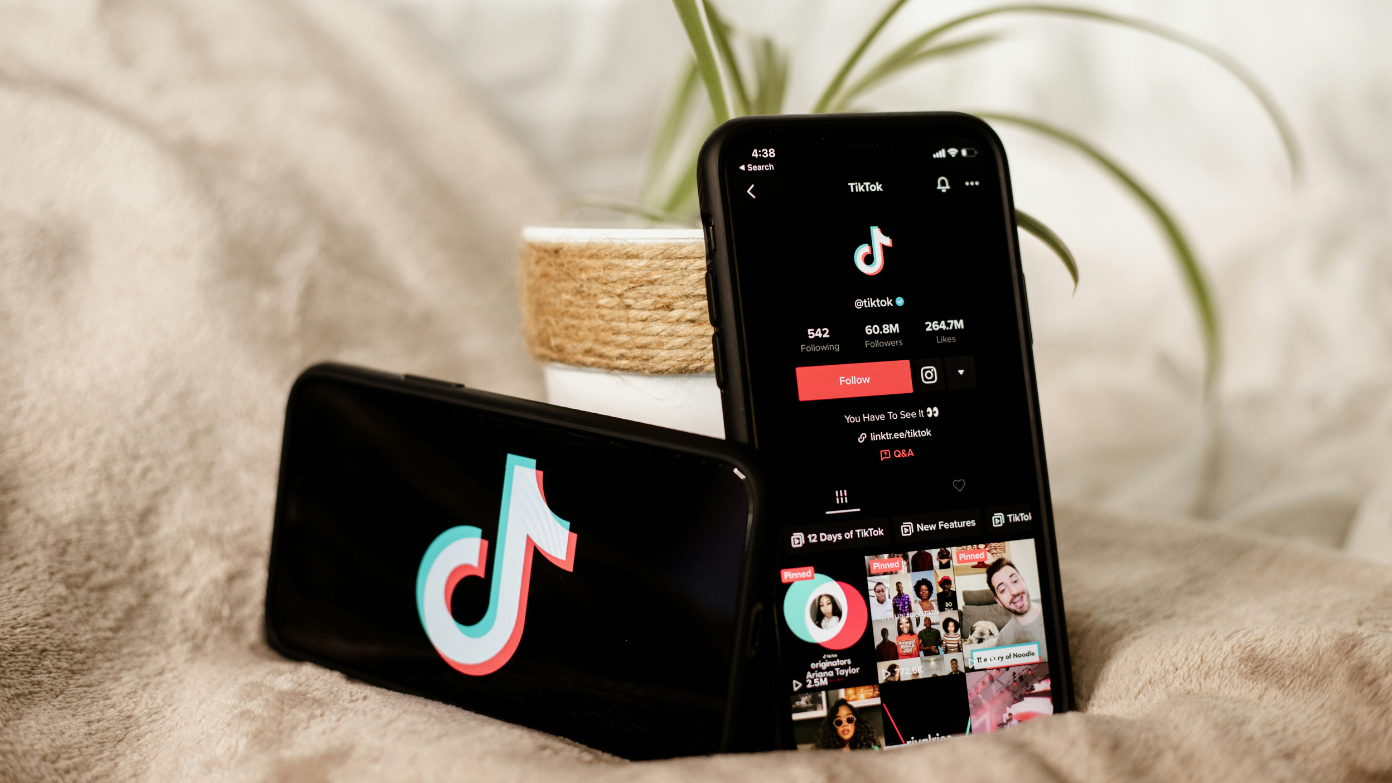 TikTok triumphs: App returns to Apple and Google stores after temporary ban