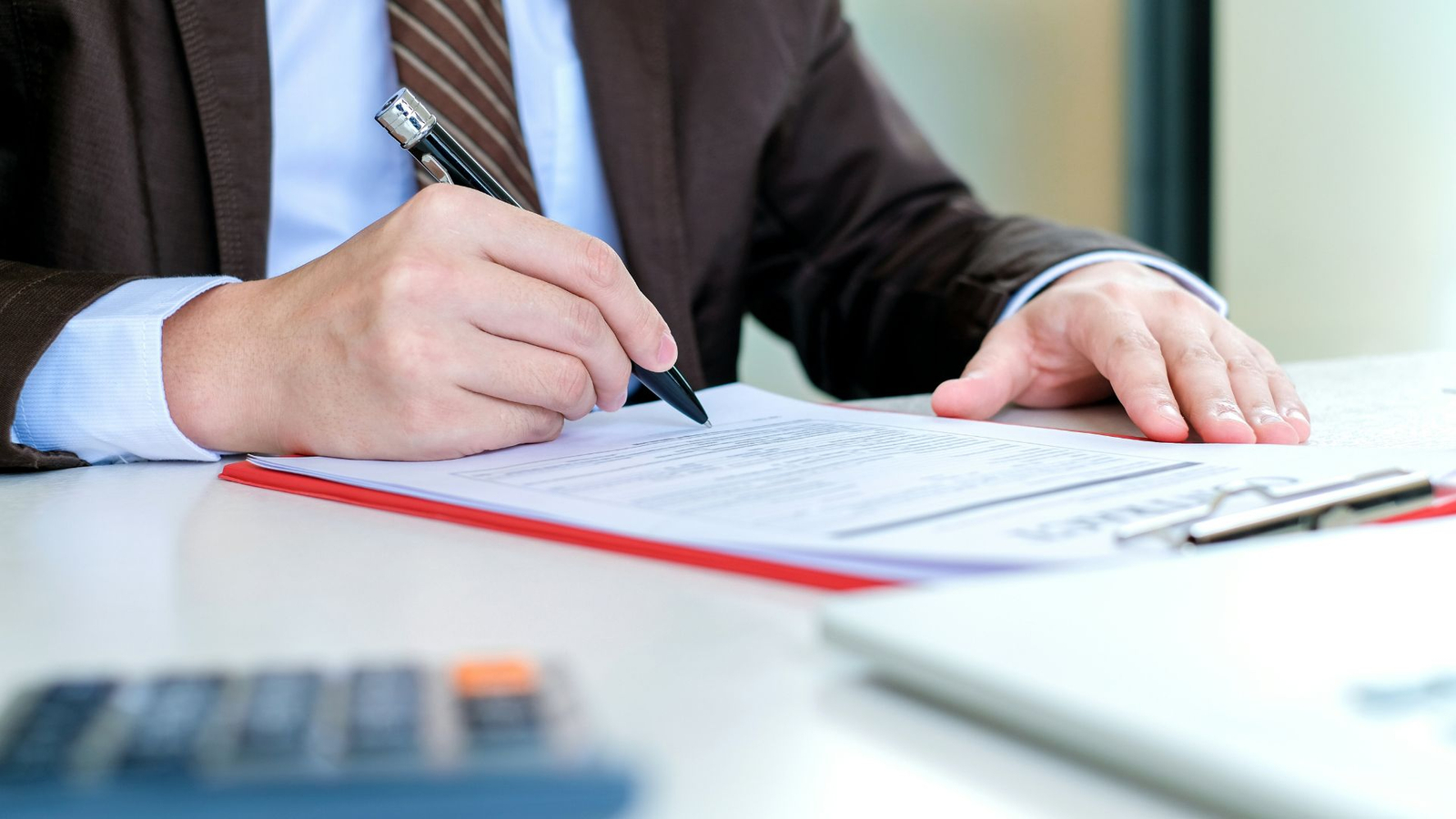 Understanding the key differences between employee and independent contractor tax forms