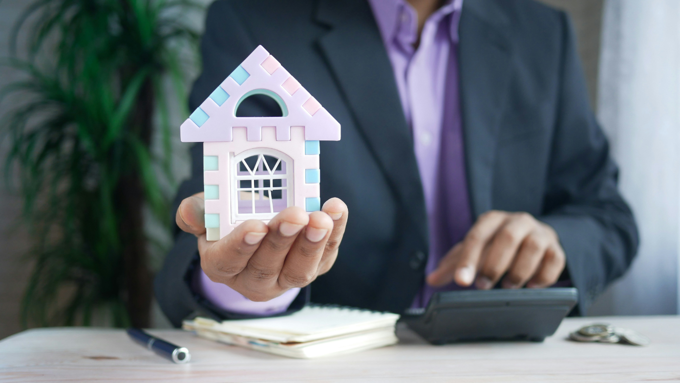 How do falling interest rates affect mortgages - is now the time to buy?